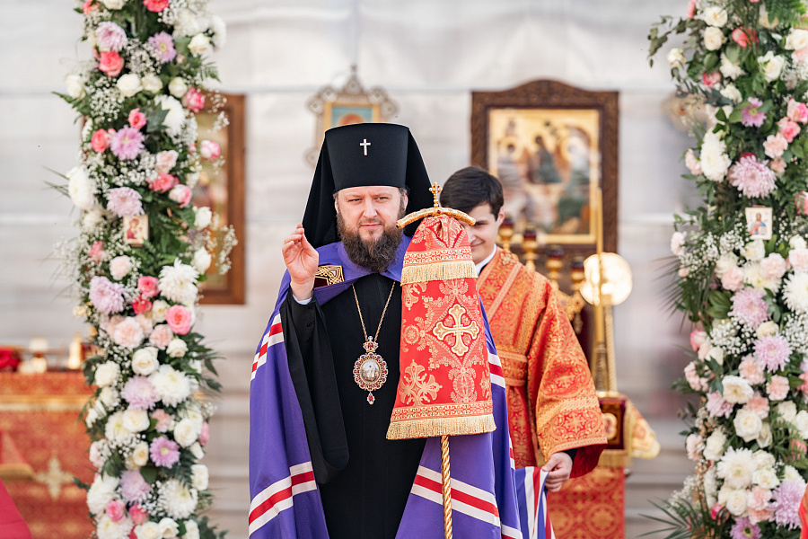 Божественная литургия во Введенском Владычнем монастыре города Серпухова